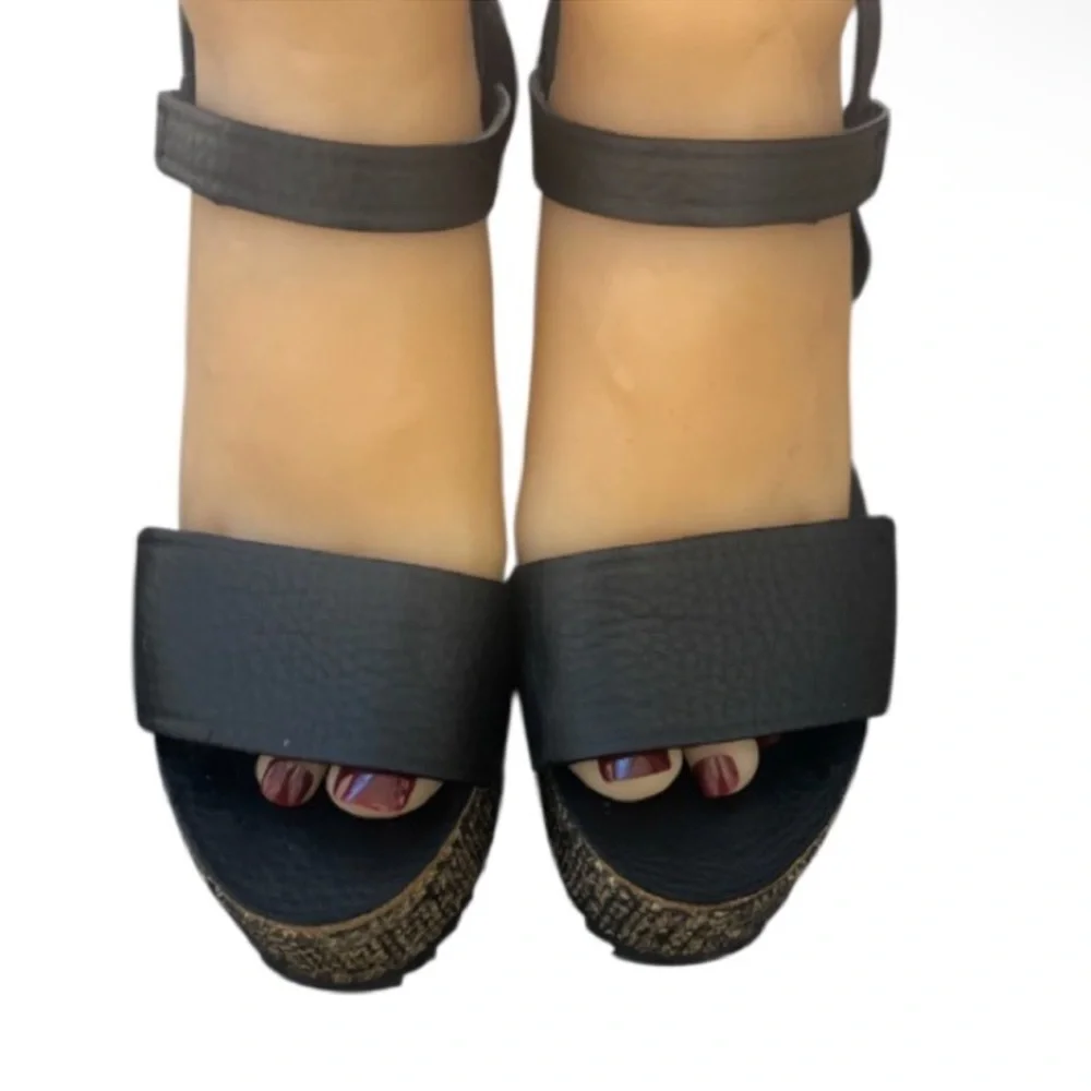 Authentic Pedro Garcia luxury designer platform black leather wedge sandals sz 9